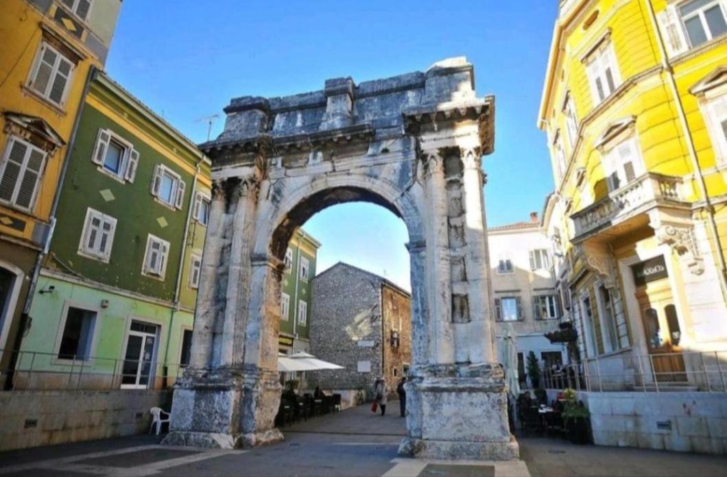 Apartment Ory 2 Between The Beach And City Center Pula Exterior foto